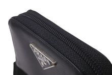 Load image into Gallery viewer, 極美品 PRADA プラダ M682A トライアングルロゴ ６連 キーケース サフィアーノレザー ブラック シルバー金具 中古 60081