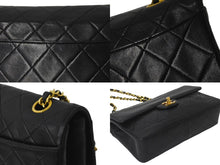 Load image into Gallery viewer, CHANEL シャネル チェーンショルダーバッグ マトラッセ23 ポーチ付き 1番台 ラムスキン ラック ゴールド金具 美品 中古 60102
