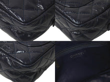 Load image into Gallery viewer, CHANEL シャネル チェーンショルダーバッグ マドモアゼルチェーン マトラッセ2.55 エイジド カーフスキン 20番台 美品 中古 60109