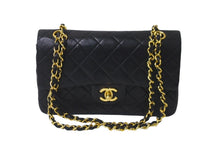 画像をギャラリービューアに読み込む, 極美品 CHANEL シャネル チェーンショルダーバッグ Wフラップマトラッセ23 1番台 ラムスキン ブラック ゴールド金具 中古 60117