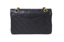 画像をギャラリービューアに読み込む, 極美品 CHANEL シャネル チェーンショルダーバッグ Wフラップマトラッセ23 1番台 ラムスキン ブラック ゴールド金具 中古 60117
