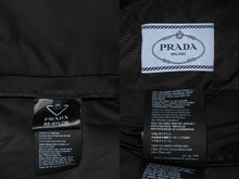 画像をギャラリービューアに読み込む, 極美品 PRADA プラダ 21AW Re-Nylon ギャバジン ジャケット ポーチ付き ブラック ポリアミド サイズ36 291831 中古 60142