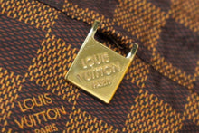 Load image into Gallery viewer, LOUIS VUITTON ルイヴィトン ダミエ スイムショーツ ブラウン ゴールド金具 ナイロン系 サイズXL 中古 60165