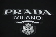Load image into Gallery viewer, 極美品 PRADA プラダ スウェット UJL148 1Y13 コットンジャガード ブラック ホワイト サイズL 中古 60177