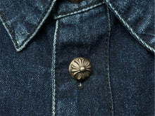 Load image into Gallery viewer, 極美品 CHROME HEARTS クロムハーツ デニム長袖シャツ LOOSE ENDS ブルー デニム クロスパッチ シルバー金具 サイズXL 中古 60191