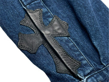 Load image into Gallery viewer, 極美品 CHROME HEARTS クロムハーツ デニム長袖シャツ LOOSE ENDS ブルー デニム クロスパッチ シルバー金具 サイズXL 中古 60191