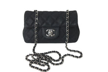 Load image into Gallery viewer, CHANEL シャネル ショルダーバッグ ミニマトラッセ ソフトキャビア チェーンショルダー 17番台 17CM シルバー金具 美品 中古 60245