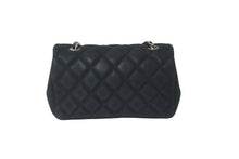 Load image into Gallery viewer, CHANEL シャネル ショルダーバッグ ミニマトラッセ ソフトキャビア チェーンショルダー 17番台 17CM シルバー金具 美品 中古 60245