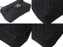 Load image into Gallery viewer, CHANEL シャネル ショルダーバッグ ミニマトラッセ ソフトキャビア チェーンショルダー 17番台 17CM シルバー金具 美品 中古 60245