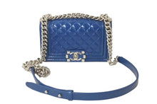 画像をギャラリービューアに読み込む, CHANEL シャネル ボーイシャネル20 パテント ショルダーバッグ ブルー ココマーク シルバー金具 美品 中古 60307