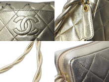 Load image into Gallery viewer, CHANEL シャネル ショルダーバッグ ココマーク ミニ カメラバック ラムスキン 4番台 ゴールド 美品 中古 60361