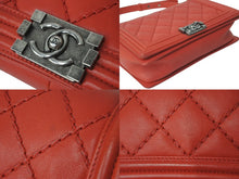 Load image into Gallery viewer, CHANEL シャネル チェーンショルダーバッグ ボーイシャネル ココマーク レッド 18番台 ガンメタリック金具 美品 中古 60377