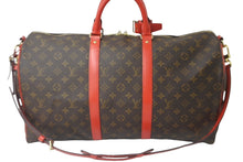 画像をギャラリービューアに読み込む, 極美品 LOUIS VUITTON ルイヴィトン ボストンバッグ キーポール バンドリエール 50 モノグラム ブラウン レッド M44740 中古 60401
