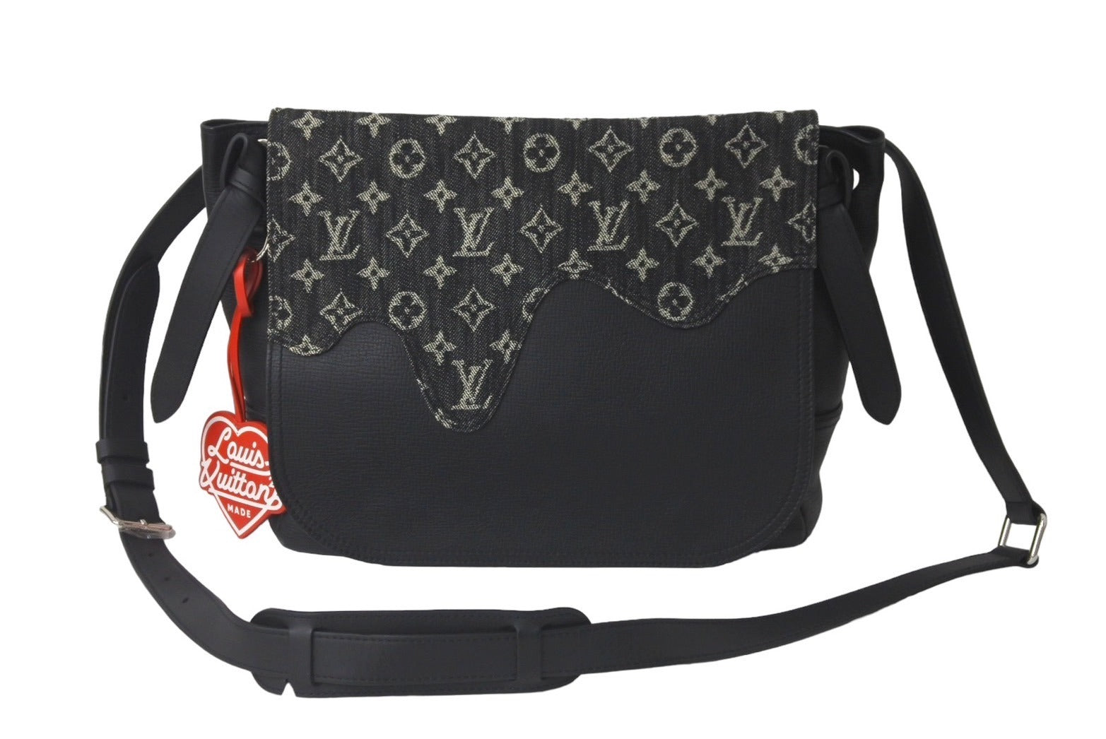 LOUIS VUITTON ルイヴィトン NIGOコラボ ショルダーバッグ ブサス トーキョー ブラック モノグラムデニム M45971 美品 中古  60410 – Casanova Vintage