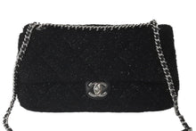 Load image into Gallery viewer, 極美品 CHANEL シャネル マトラッセ プールトゥ グリッター チェーン ショルダーバッグ 24番台 ブラック シルバー金具 中古 60544