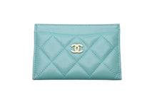 画像をギャラリービューアに読み込む, CHANEL シャネル カードケース マトラッセ ココマーク ラムスキン グリーン 27番台 ゴールド金具 美品 中古 60545