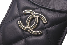 Load image into Gallery viewer, 極美品 CHANEL シャネル カードケース マトラッセ チェーンストラップ ラムスキン A01745 ブラック ゴールド金具 中古 60551