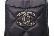 Load image into Gallery viewer, 極美品 CHANEL シャネル カードケース マトラッセ チェーンストラップ ラムスキン A01745 ブラック ゴールド金具 中古 60551