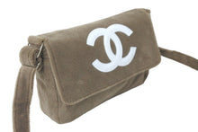 Load image into Gallery viewer, CHANEL シャネル ショルダーバッグ ココマーク パイル ベージュ シルバー金具 ノベルティー 美品 中古 60554