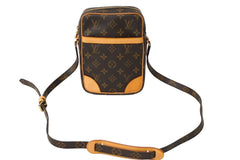 Very Good Condition LOUIS VUITTON Shoulder Bag Danube Brown Monogram M45266 Used 60601