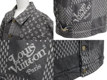 Load image into Gallery viewer, LOUIS VUITTON ルイヴィトン ジャイアントダミエウェーブスモノグラムデニムジャケット NIGO 46 HJA11WUZC A435 美品 中古 60603