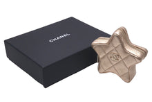 画像をギャラリービューアに読み込む, 新品同様品 CHANEL シャネル スターコインケース マトラッセ ラムスキン ココマーク 星型 バッグチャーム ゴールド 中古 60627