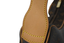 Load image into Gallery viewer, 極美品 LOUIS VUITTON ルイ ヴィトン ショルダーバッグ クロワッサンMM M51512 モノグラムキャンバス ブラウン 中古 60629