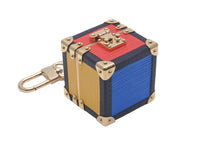 Load image into Gallery viewer, 極美品 LOUIS VUITTON ルイヴィトン キーホルダー キーチャーム エピレザー トランク マルチカラー M69009 ゴールド金具 中古 61019