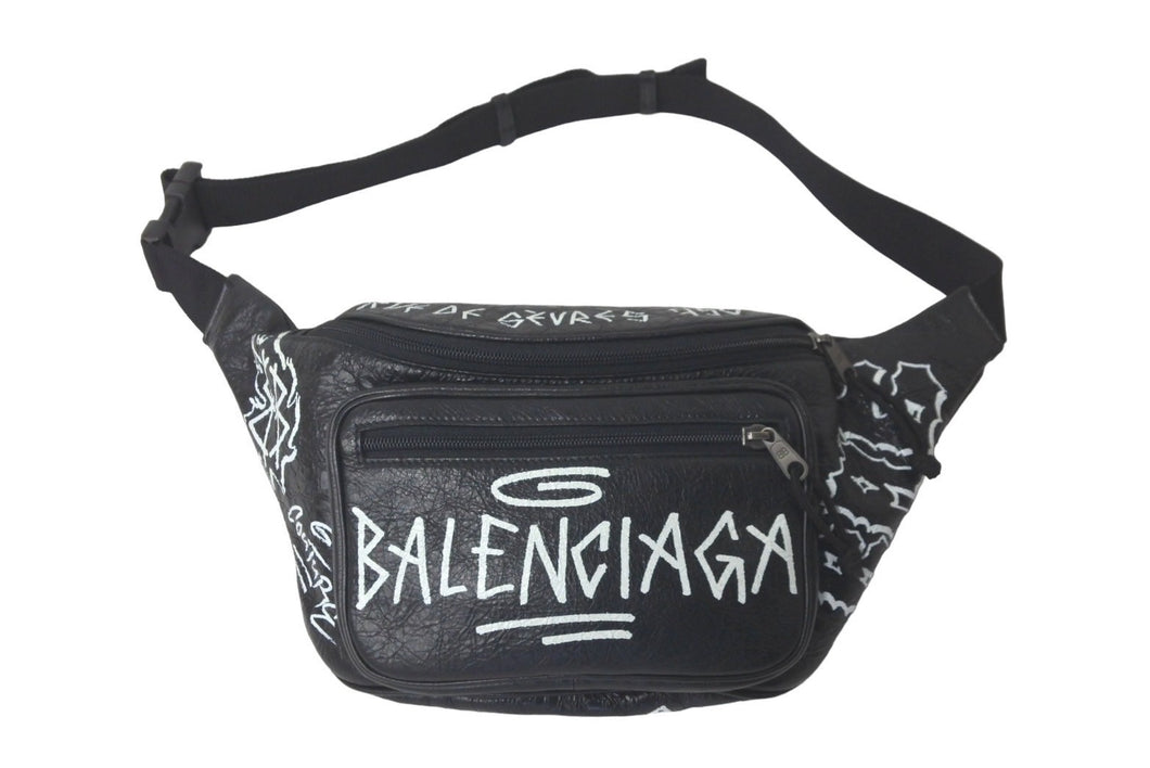 BALENCIAGA バレンシアガ エクスプローラー グラフィティ ボディバッグ レザー ブラック 529550 グレー金具 美品 中古 61275  – Casanova Vintage