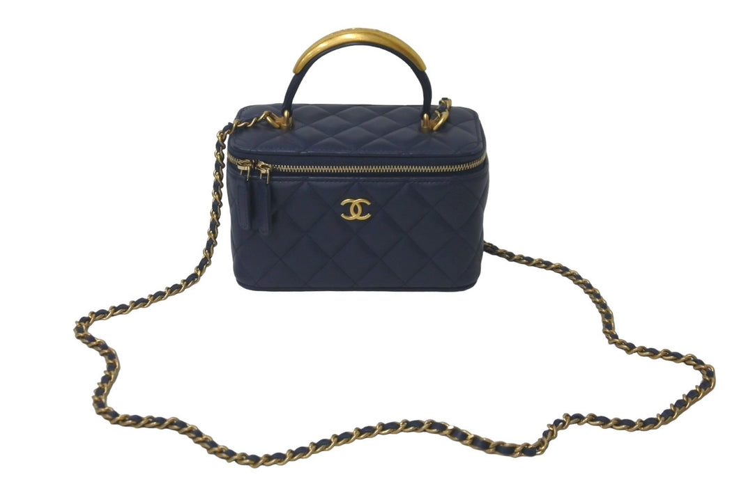 極美品 CHANEL シャネル バニティチェーンショルダーバッグ トップハンドル ランダム カーフ ネイビー ゴールド金具 中古 61398 –  Casanova Vintage